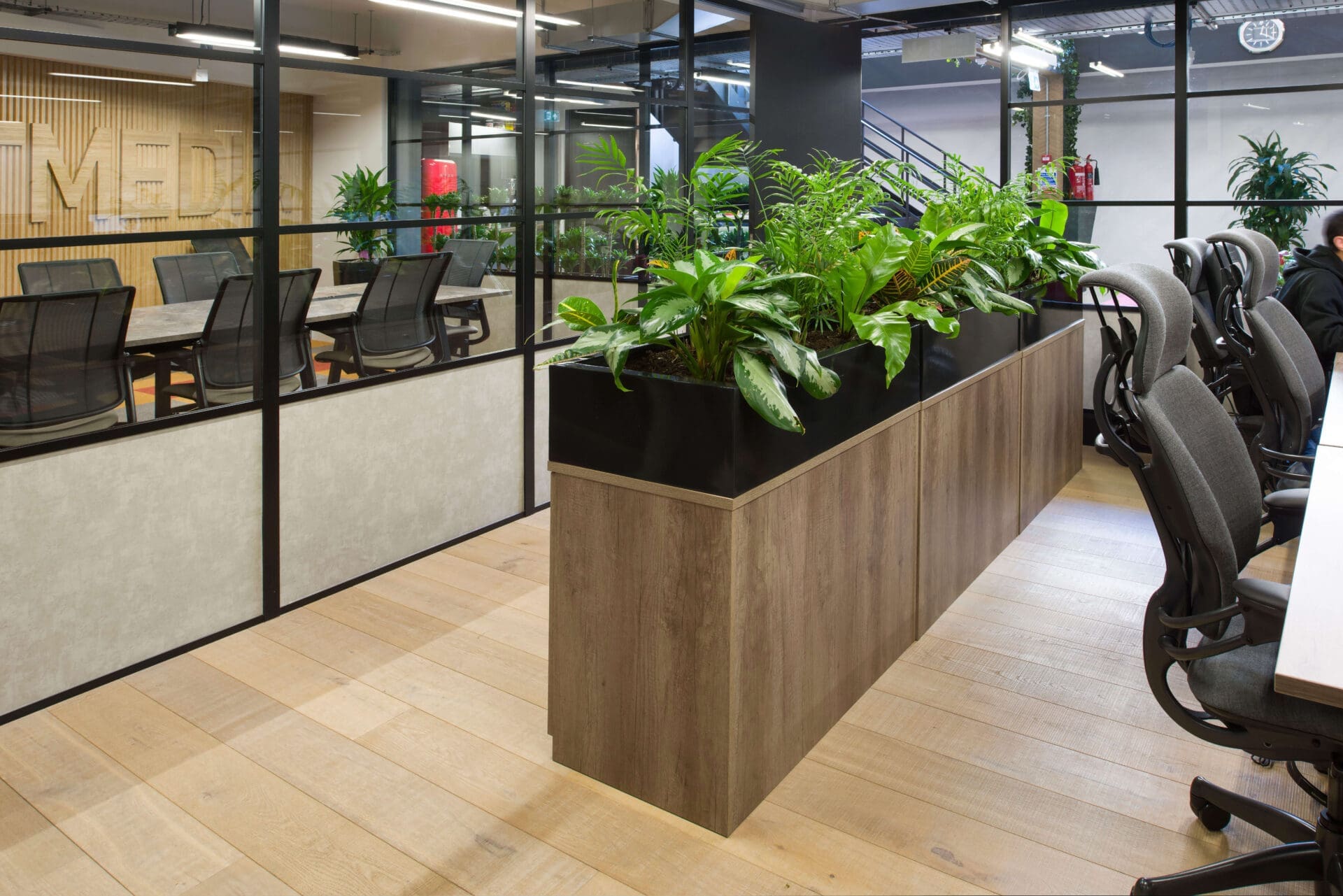 Centre Planters